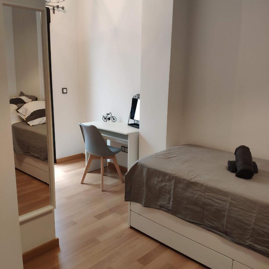 Unique Apartment In Malaga City Center With Pool Екстериор снимка